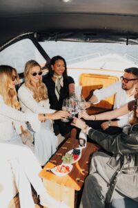 Von Lennox Bei Bootsfahrt Heidelberg kannst du dich auf eine entspannte Zeit mit deinen Gästen freuen.